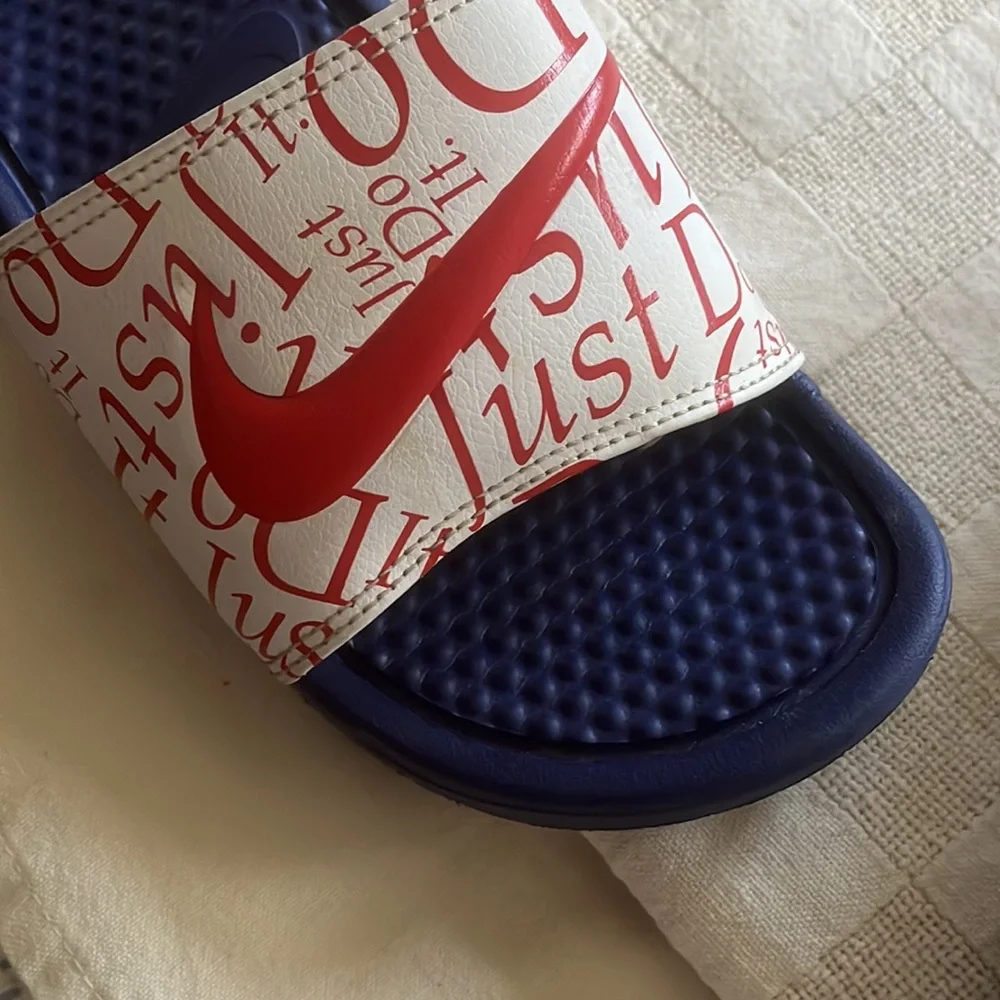 Nike slides - Picture 2 of 4